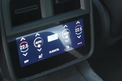 Car image 33