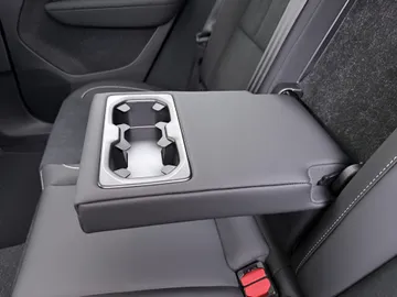 Car image 40