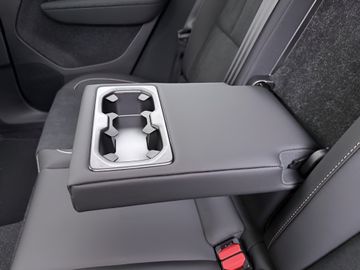 Car image 40