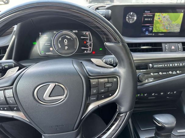 Lexus ES 300 H 160 kW image number 16