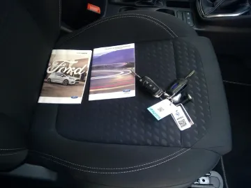 Car image 29