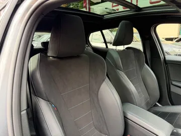 Car image 33