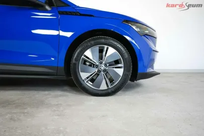 Car image 40