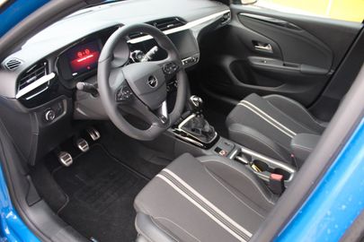 Car image 14