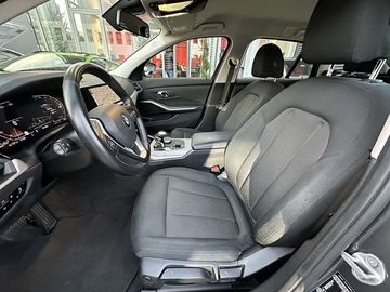 Car image 31