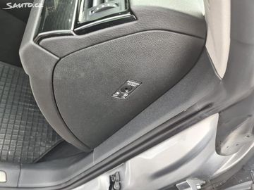 Car image 33