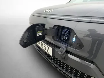 Car image 30