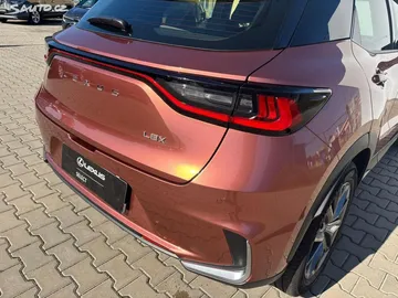 Car image 26
