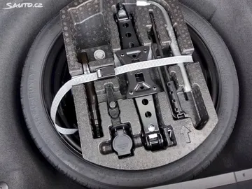 Car image 37
