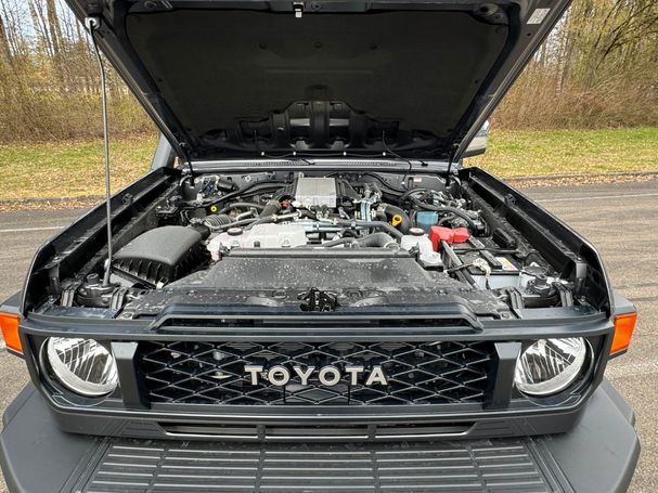 Toyota Land Cruiser 150 kW image number 12