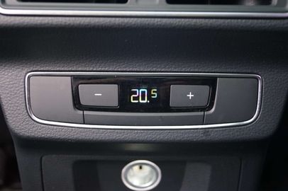 Car image 38