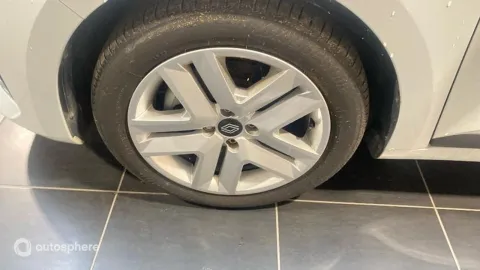 Car image 20