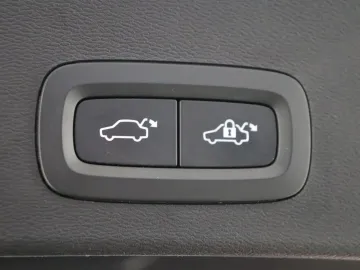 Car image 34