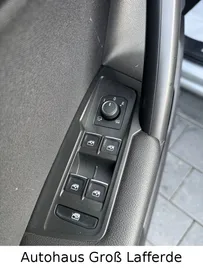 Car image 34