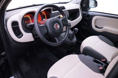 Car image 15