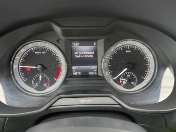 Car image 32