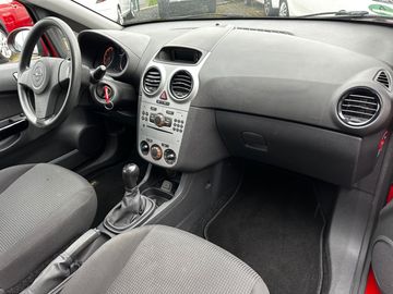 Car image 8