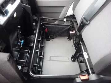Car image 32