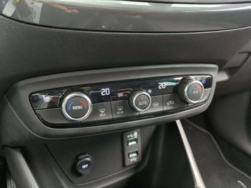 Car image 37