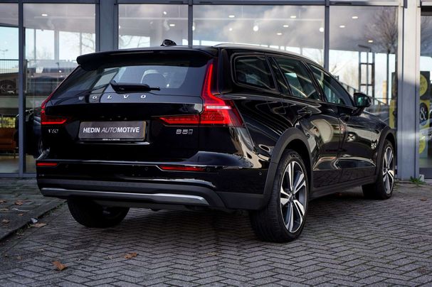 Volvo V60 Cross Country AWD B5 184 kW image number 6