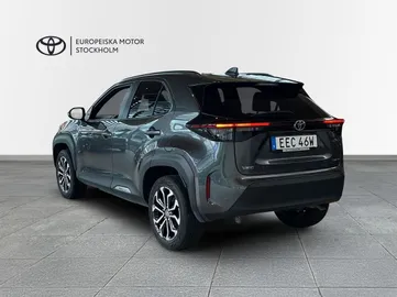 Car image 3