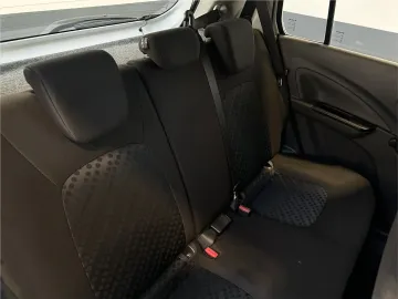 Car image 27