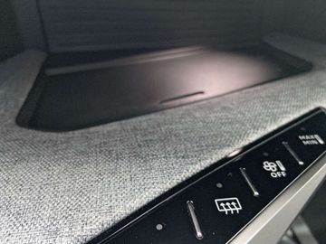 Car image 36