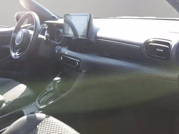 Car image 15