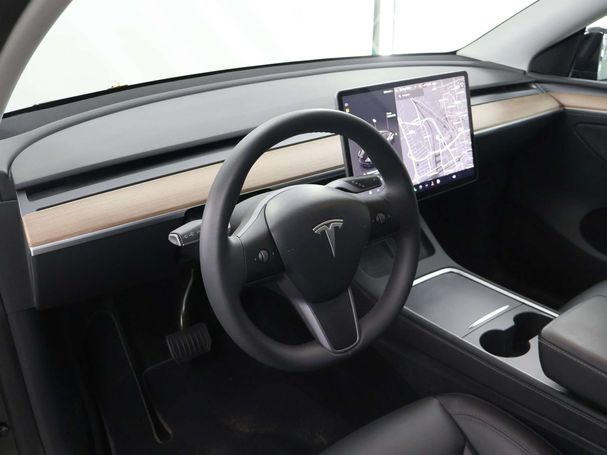 Tesla Model Y Long Range AWD 258 kW image number 7