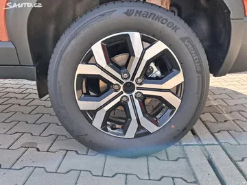 Car image 37
