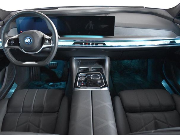 BMW i7 xDrive60 400 kW image number 6