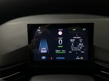 Car image 35