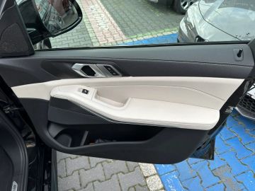 Car image 33