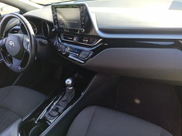 Car image 10