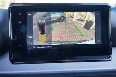 Car image 28