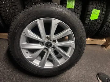 Car image 26