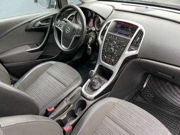 Car image 15