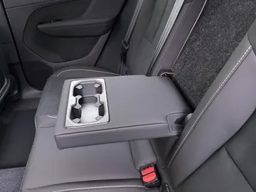 Car image 39