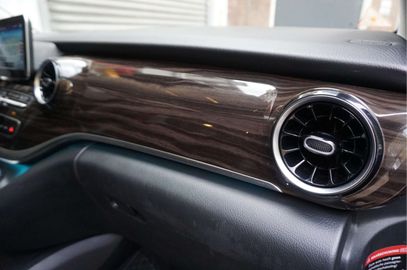 Car image 41