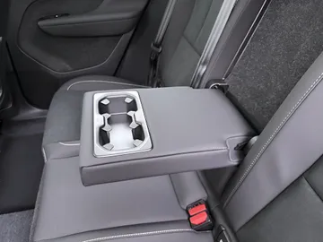 Car image 40