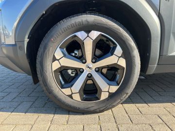 Car image 30