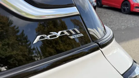 Car image 25
