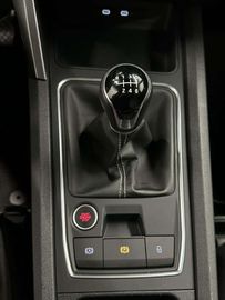 Car image 36