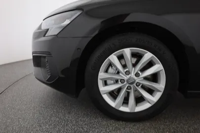 Car image 30