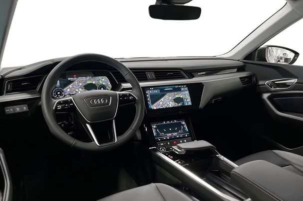 Audi Q8 55 quattro e-tron 304 kW image number 18