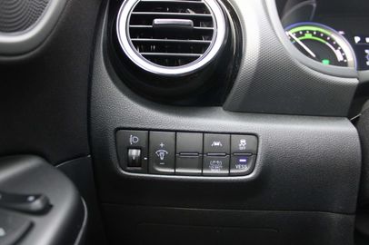 Car image 30