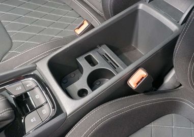 Car image 36