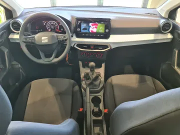 Car image 27