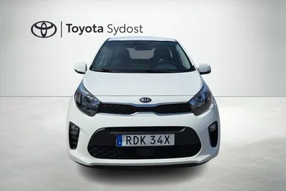 Car image 3