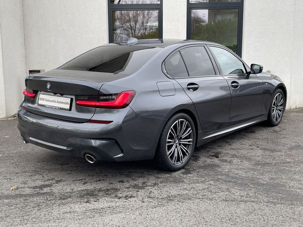 BMW 318i M Sport 115 kW image number 2